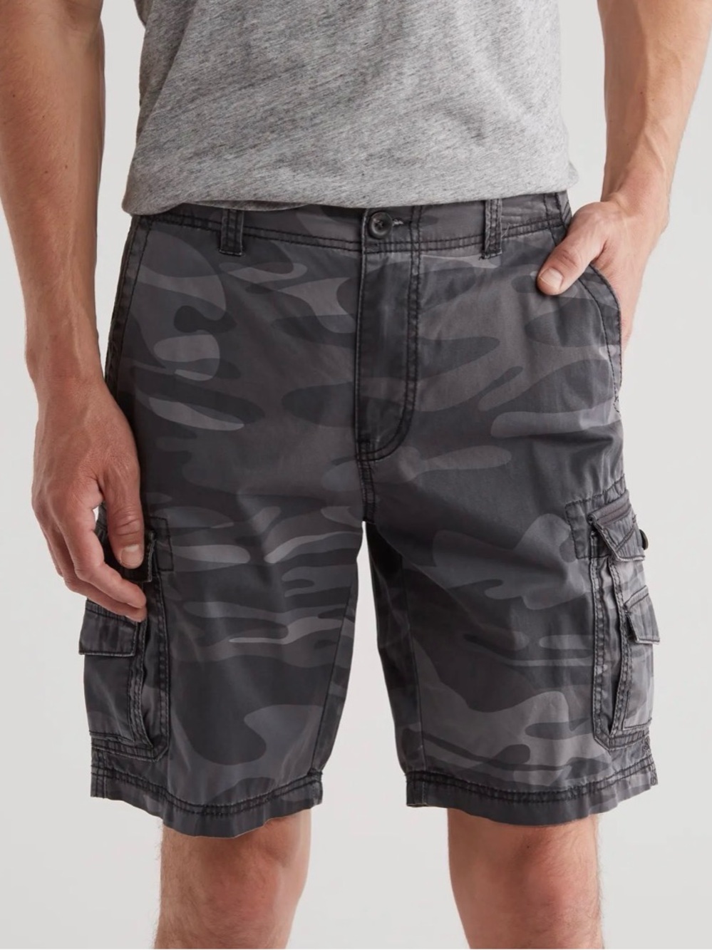 HUNTINGTON BEACH CLUB MEN'S CARGO CAMOUFLAGE SHORT SIZE 32